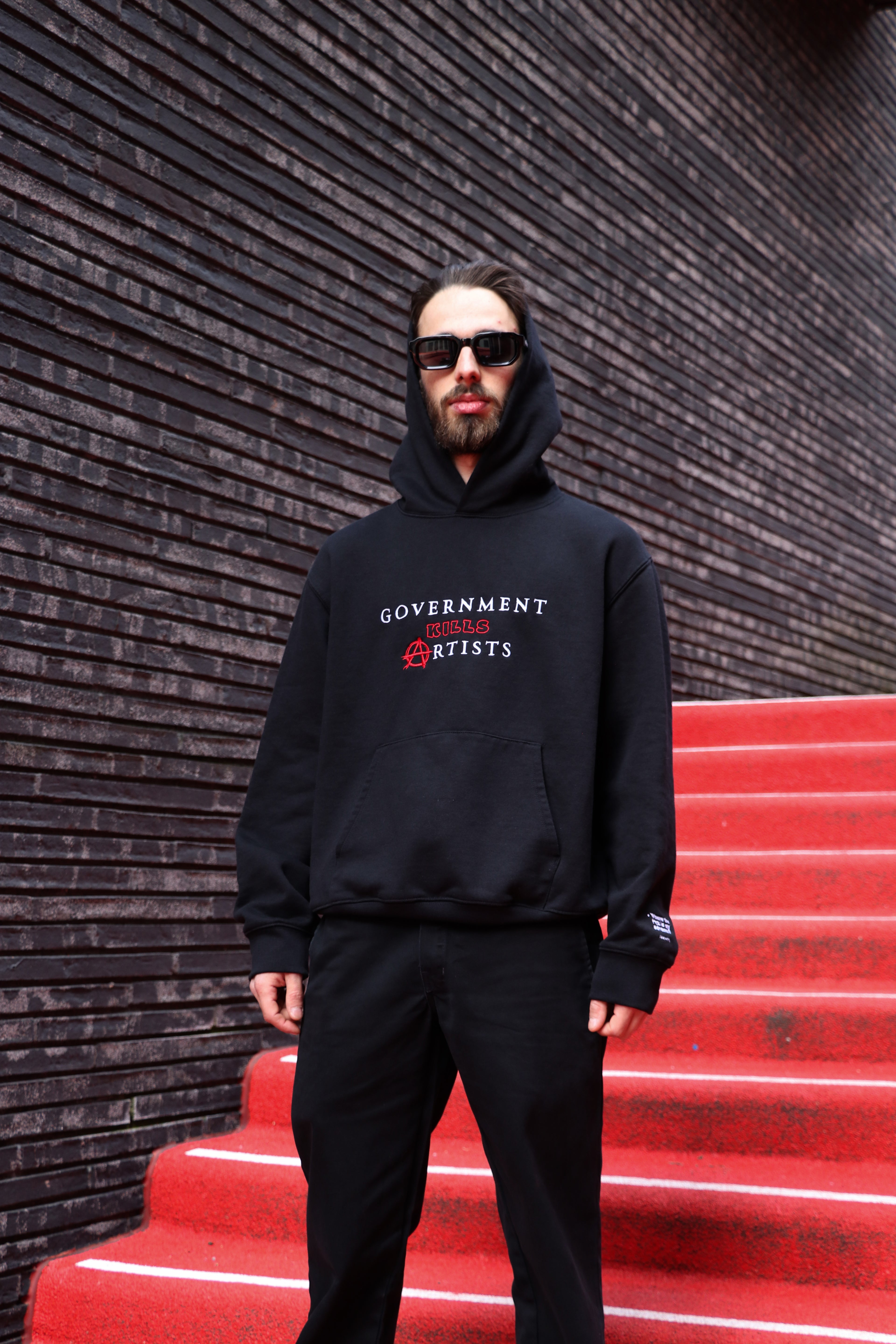 GOVERNMENT KILLS ARTISTS - HOODIE